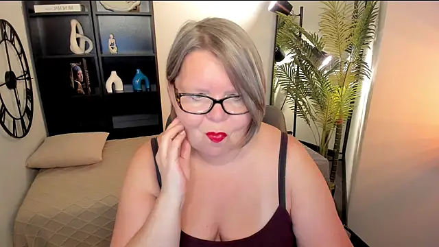 Shannonshine online show from 07/16/26, 02:03