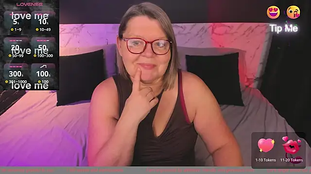 Snapshot of Shannonshine chatting on 12/01/25, 01:01 Shannonshine online show from 12/01/25, 01:01