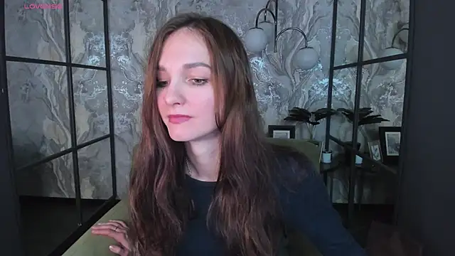 Snapshot of MirandaGlow chatting on 03/04/25, 05:53 MirandaGlow online show from 03/04/25, 05:53