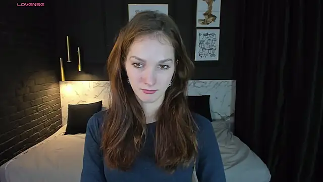 Snapshot of MirandaGlow chatting on 01/28/25, 05:43 MirandaGlow online show from 01/28/25, 05:43