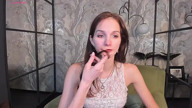 Snapshot of MirandaGlow chatting on 02/06/25, 11:53 MirandaGlow online show from 02/06/25, 11:53