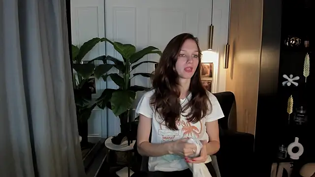 MirandaGlow online show from 06/28/26, 05:47