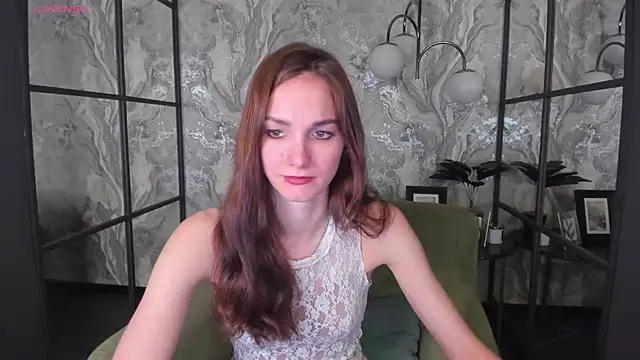 Snapshot of MirandaGlow chatting on 03/04/25, 08:57 MirandaGlow online show from 03/04/25, 08:57