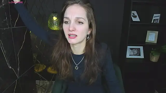 Snapshot of MirandaGlow chatting on 01/27/25, 05:47 MirandaGlow online show from 01/27/25, 05:47