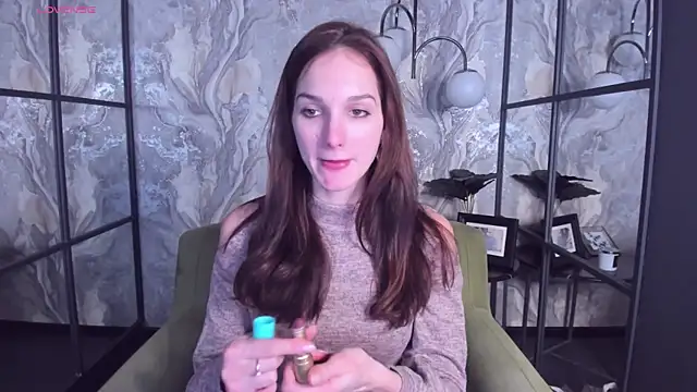 Snapshot of MirandaGlow chatting on 02/07/25, 11:56 MirandaGlow online show from 02/07/25, 11:56