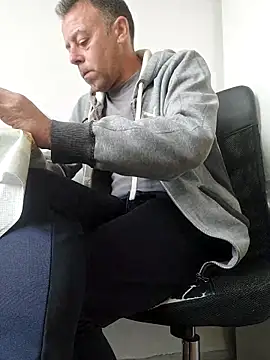 Snapshot of david_geam chatting on 09/26/25, 05:25 david geam online show from 09/26/25, 05:25