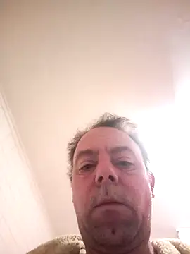 Snapshot of david_geam chatting on 02/23/25, 02:18 david geam online show from 02/23/25, 02:18