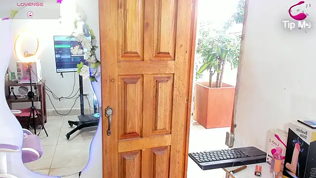 sofia gold  online show from 04/11/26, 04:10