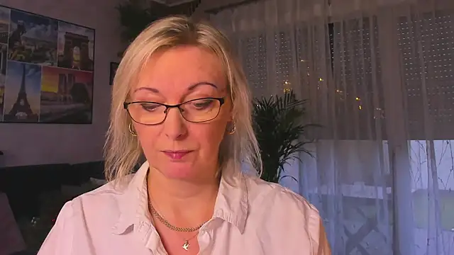 vanessa chat online show from 12/21/25, 02:19