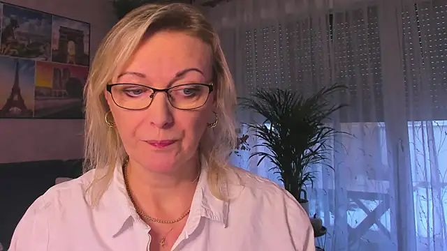 vanessa chat online show from 11/30/25, 02:18