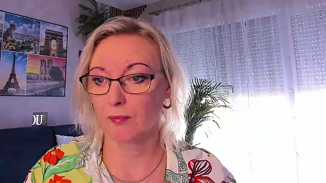 vanessa chat online show from 05/19/26, 01:29