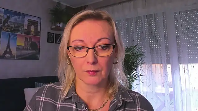 vanessa chat online show from 11/12/25, 02:10