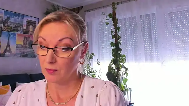 Snapshot of vanessa_chat chatting on 09/29/25, 01:28 vanessa chat online show from 09/29/25, 01:28