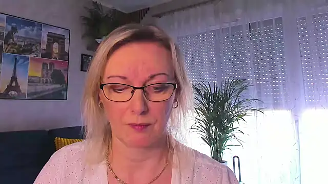 vanessa chat online show from 03/18/26, 02:19