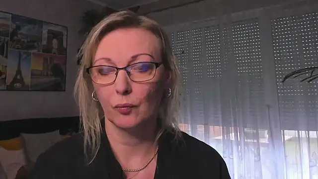 Snapshot of vanessa_chat chatting on 03/13/25, 02:23 vanessa chat online show from 03/13/25, 02:23