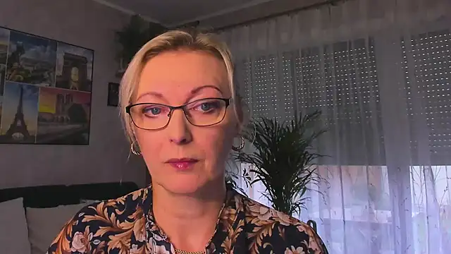 Snapshot of vanessa_chat chatting on 10/17/25, 06:28 vanessa chat online show from 10/17/25, 06:28