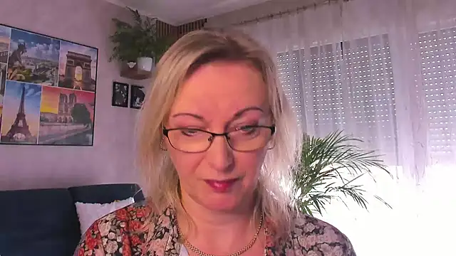 vanessa chat online show from 04/12/26, 01:25