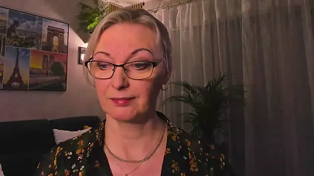 vanessa chat online show from 04/19/26, 06:10