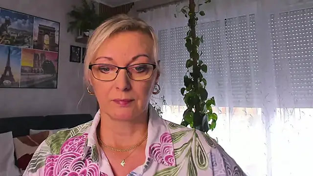 Snapshot of vanessa_chat chatting on 09/15/25, 01:33 vanessa chat online show from 09/15/25, 01:33