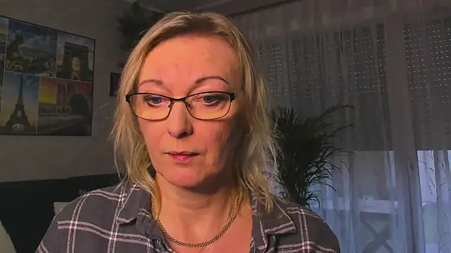 vanessa chat online show from 12/02/25, 02:19