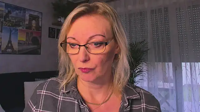 vanessa chat online show from 11/23/25, 02:16