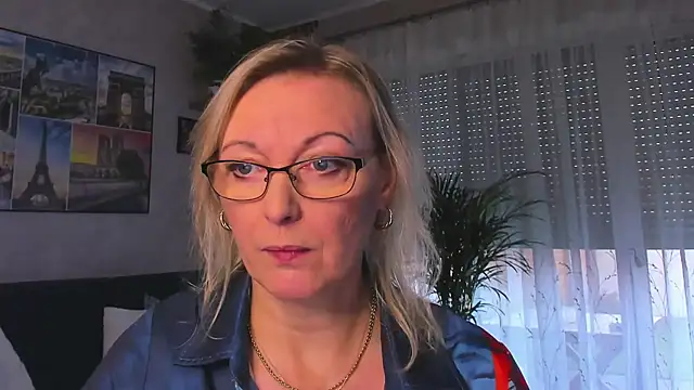 vanessa chat online show from 12/03/25, 02:16