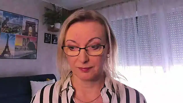 vanessa chat online show from 04/15/26, 01:37