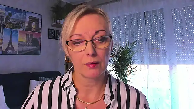 Snapshot of vanessa_chat chatting on 10/20/25, 01:33 vanessa chat online show from 10/20/25, 01:33