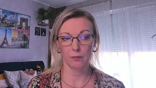 vanessa chat online show from 03/10/25, 02:16