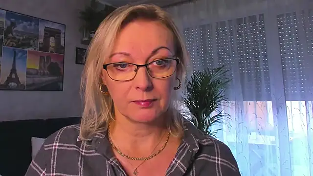 vanessa chat online show from 11/03/25, 02:20