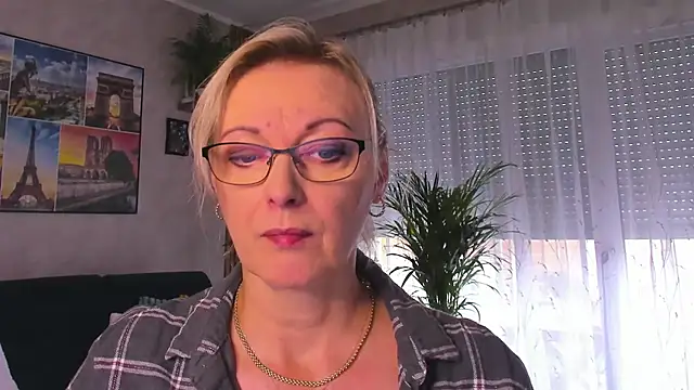 Snapshot of vanessa_chat chatting on 10/23/25, 01:21 vanessa chat online show from 10/23/25, 01:21