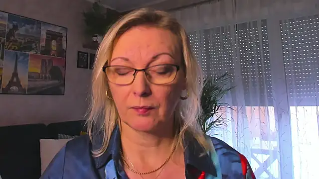 Snapshot of vanessa_chat chatting on 11/27/25, 02:17 vanessa chat online show from 11/27/25, 02:17