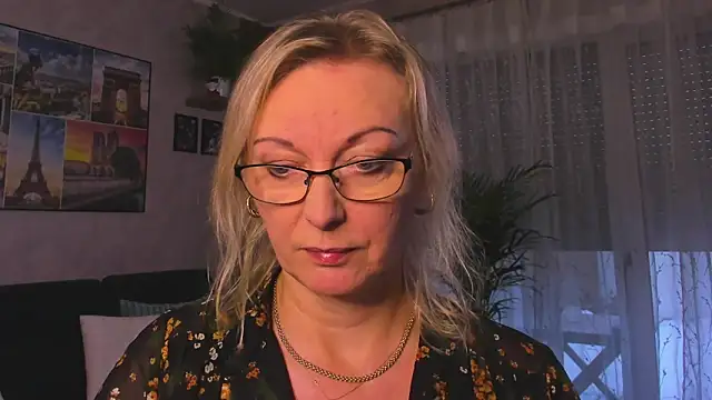 Snapshot of vanessa_chat chatting on 11/26/25, 02:39 vanessa chat online show from 11/26/25, 02:39