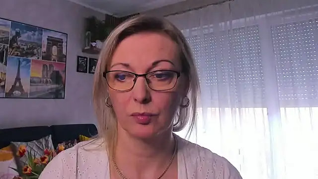 Snapshot of vanessa_chat chatting on 03/17/25, 02:23 vanessa chat online show from 03/17/25, 02:23