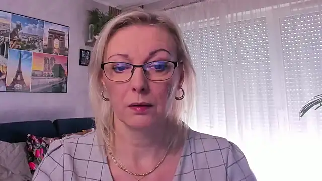 Snapshot of vanessa_chat chatting on 03/23/25, 07:53 vanessa chat online show from 03/23/25, 07:53