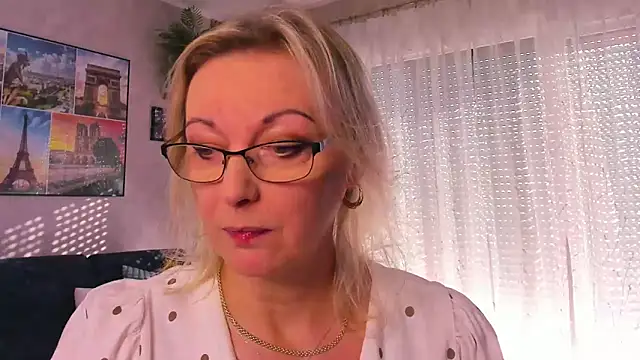 vanessa chat online show from 11/07/25, 08:52