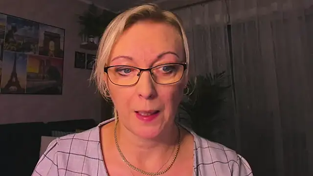 Snapshot of vanessa_chat chatting on 11/13/25, 03:38 vanessa chat online show from 11/13/25, 03:38