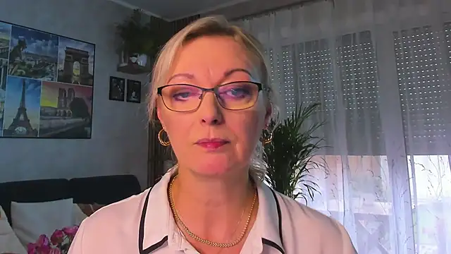 Snapshot of vanessa_chat chatting on 10/08/25, 01:56 vanessa chat online show from 10/08/25, 01:56