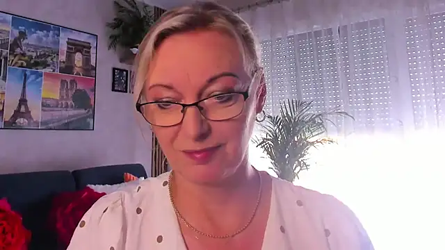 Snapshot of vanessa_chat chatting on 06/18/26, 02:00 vanessa chat online show from 06/18/26, 02:00