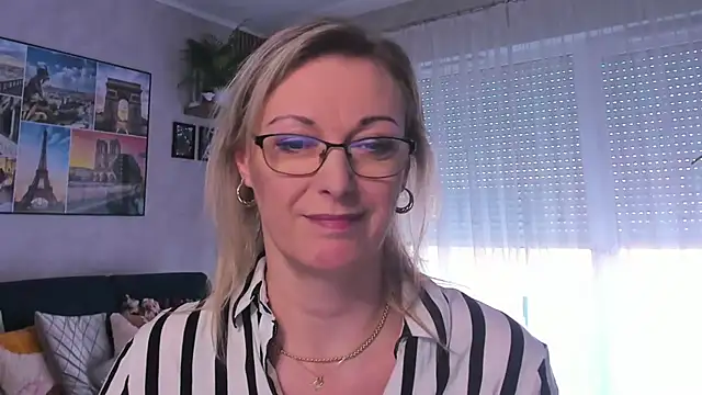 Snapshot of vanessa_chat chatting on 03/09/25, 02:21 vanessa chat online show from 03/09/25, 02:21