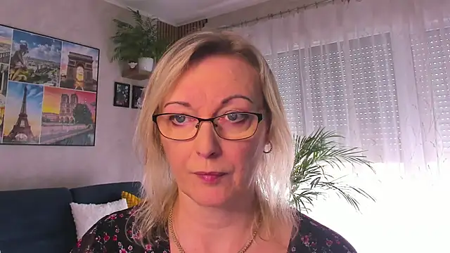 vanessa chat online show from 04/13/26, 01:15