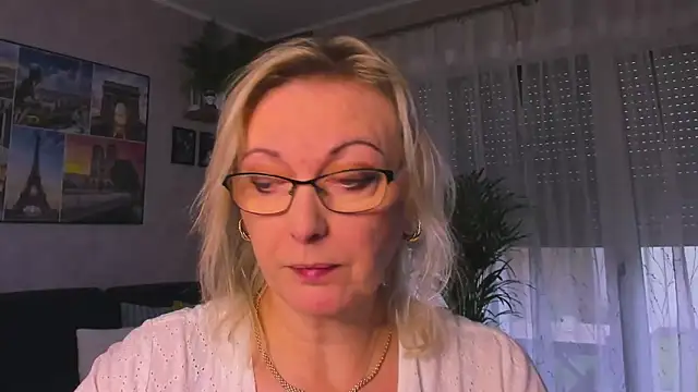 vanessa chat online show from 11/11/25, 02:12