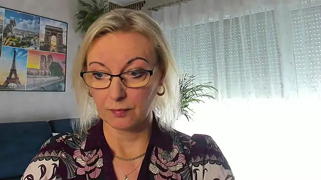 vanessa chat online show from 05/17/26, 01:44