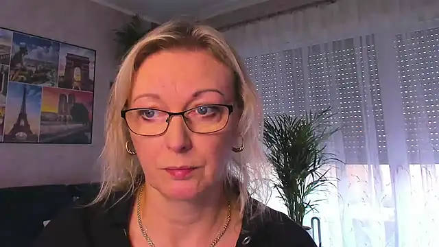 vanessa chat online show from 11/04/25, 02:10