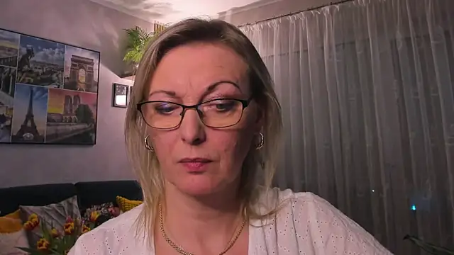 Snapshot of vanessa_chat chatting on 03/17/25, 05:49 vanessa chat online show from 03/17/25, 05:49