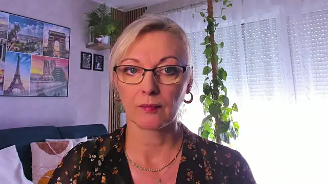 vanessa chat online show from 09/10/25, 01:21