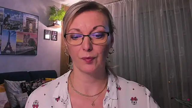 Snapshot of vanessa_chat chatting on 03/18/25, 08:48 vanessa chat online show from 03/18/25, 08:48