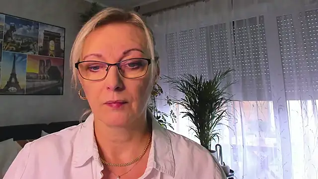 Snapshot of vanessa_chat chatting on 10/14/25, 01:23 vanessa chat online show from 10/14/25, 01:23