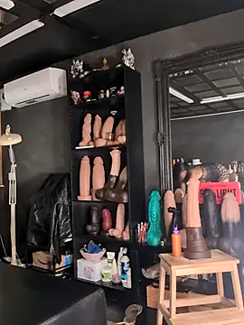 Snapshot of DarkDea chatting on 09/24/25, 12:44 DarkDea online show from 09/24/25, 12:44