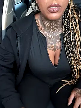 Snapshot of DarkDea chatting on 11/03/25, 01:15 DarkDea online show from 11/03/25, 01:15